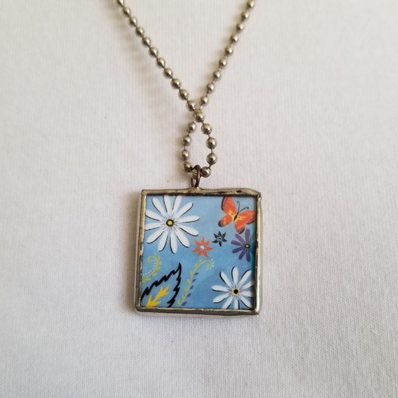 Daisy & Butterfly Necklace Pendant Microscope Slide - Picture 1 of 9